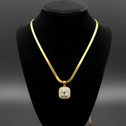 Collana con Pendente Iniziale Herringbone in Oro - collana catena serpente